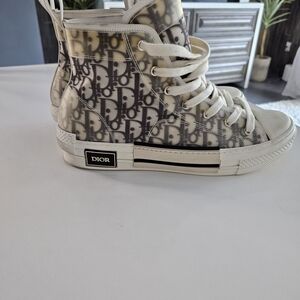 Dior B23 League high-Top Sneakers in White and black